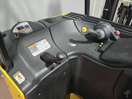 Reach Trucks 2019  Yale ESC040AD (11)