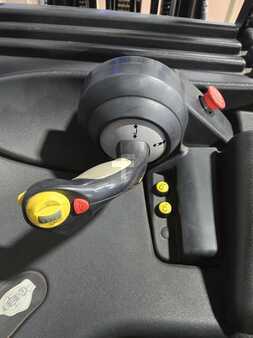 Reach Trucks 2019  Yale ESC040AD (12)