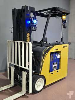 Reach Trucks 2019  Yale ESC040AD (3)