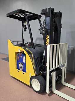 Reach Trucks 2019  Yale ESC040AD (4)