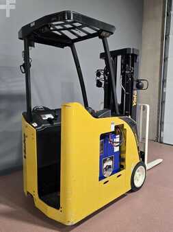 Reach Trucks 2019  Yale ESC040AD (5)