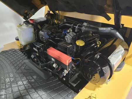Propane Forklifts 2018  CAT Lift Trucks GC40K (13)