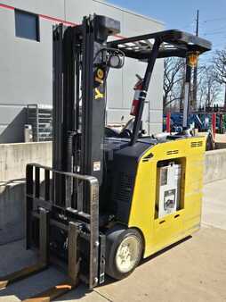 Reach Trucks 2019  Yale ESC040AD (3)