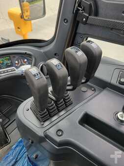 Diesel Forklifts 2023  Hyundai 160D-9 (17)
