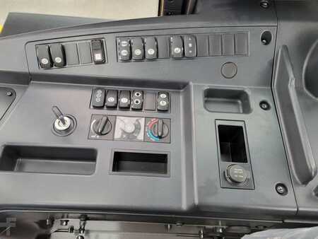 Diesel Forklifts 2023  Hyundai 160D-9 (18)