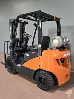 Propane Forklifts 2017  Doosan G25N-7 (2)