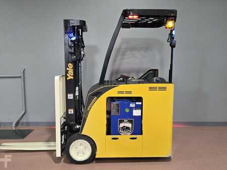 Reach Trucks 2019  Yale ESC040AD (1)