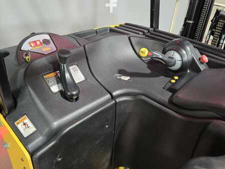 Reach Trucks 2019  Yale ESC040AD (11)
