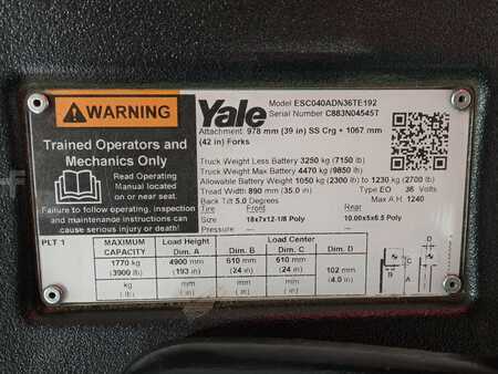 Reach Trucks 2019  Yale ESC040AD (13)