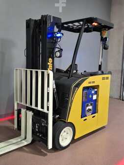 Reach Trucks 2019  Yale ESC040AD (3)