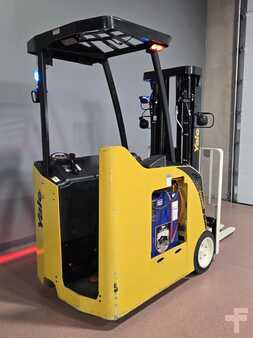 Reach Trucks 2019  Yale ESC040AD (5)