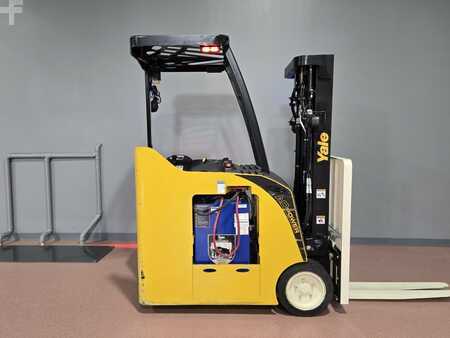 Reach Trucks 2019  Yale ESC040AD (6)