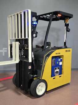Reach Trucks 2019  Yale ESC040AD (7)
