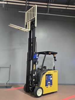 Reach Trucks 2019  Yale ESC040AD (8)