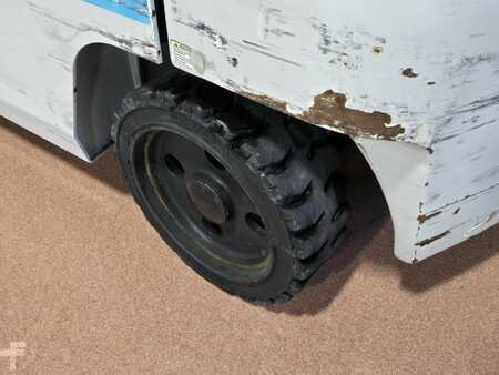 Propane Forklifts 2015  Unicarriers CF60 (12)