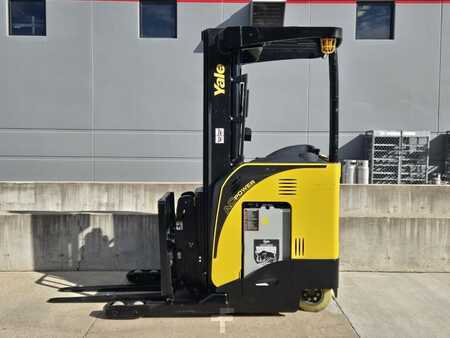 Reach Trucks 2019  Yale NDR035EB (1)