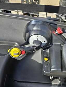 Reach Trucks 2019  Yale NDR035EB (13)