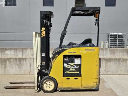 Reach Trucks 2019  Yale ESC030AD (1)