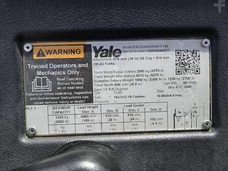 Reach Trucks 2019  Yale ESC030AD (13)