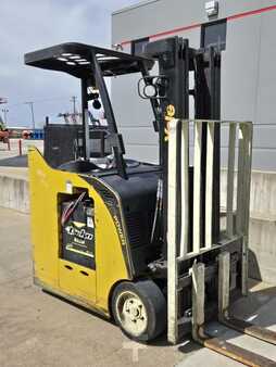 Reach Trucks 2019  Yale ESC030AD (4)
