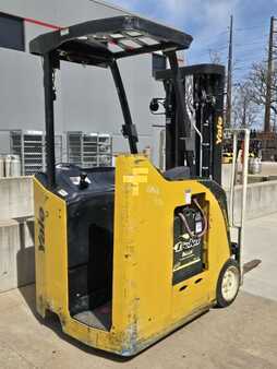 Reach Trucks 2019  Yale ESC030AD (5)