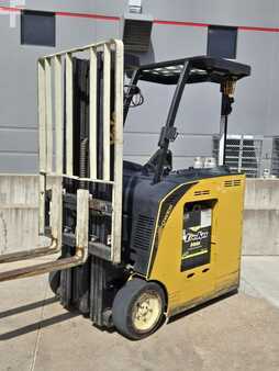Reach Trucks 2019  Yale ESC030AD (7)