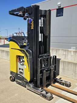 Reach Trucks 2021  Yale NR045EB (4)