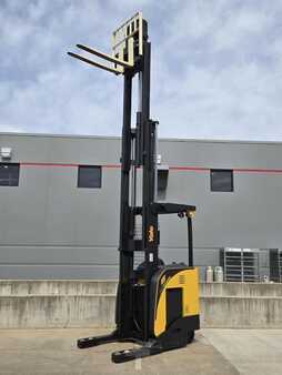 Reach Trucks 2020  Yale NR045EB (9)