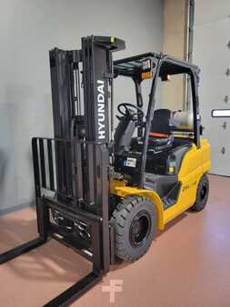 Carretilla elevadora GLP 2016  Hyundai 25L-9A (3)