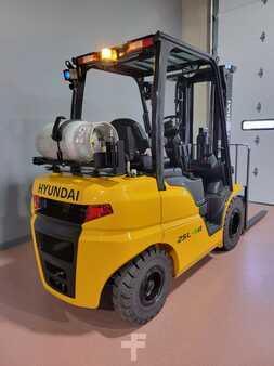 Carretilla elevadora GLP 2016  Hyundai 25L-9A (5)