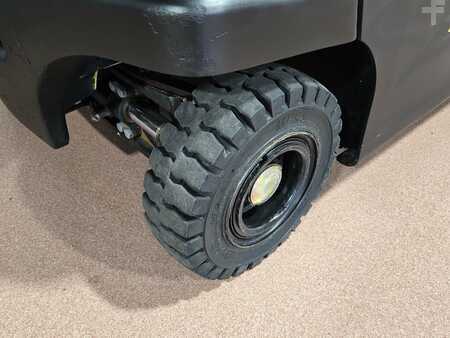 Diesel Forklifts 2010  Hyster J50XN (11)