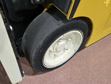 Reach Trucks 2019  Yale ESC030AD (10)