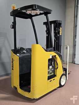 Reach Trucks 2019  Yale ESC030AD (5)