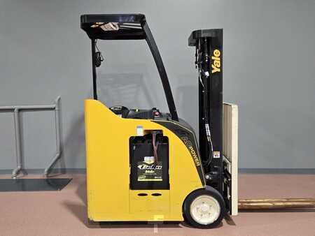 Reach Trucks 2019  Yale ESC030AD (6)