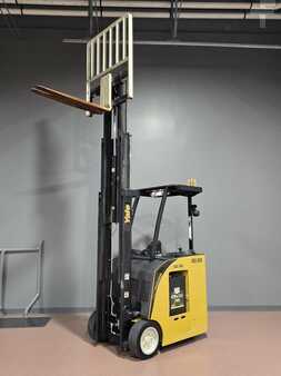 Reach Trucks 2019  Yale ESC030AD (8)