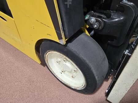 Reach Trucks 2019  Yale ESC030AD (9)