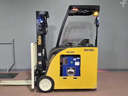 Reach Trucks 2019  Yale ESC040AD (1)