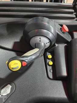 Reach Trucks 2019  Yale ESC040AD (12)