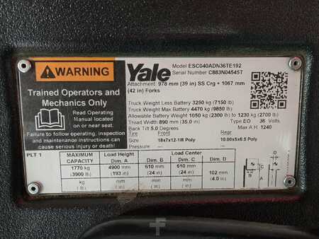 Reach Trucks 2019  Yale ESC040AD (13)