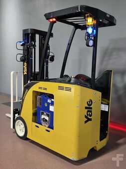 Reach Trucks 2019  Yale ESC040AD (2)