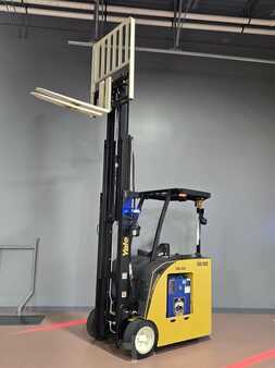 Reach Trucks 2019  Yale ESC040AD (8)