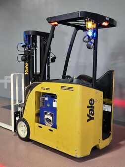 Reach Trucks 2019  Yale ESC040AD (2)