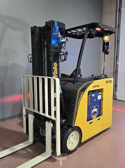 Reach Trucks 2019  Yale ESC040AD (3)
