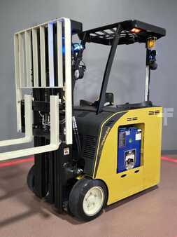 Reach Trucks 2019  Yale ESC040AD (7)