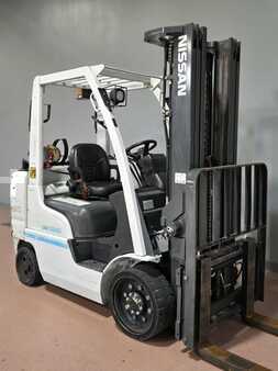 Propane Forklifts 2015  Unicarriers CF60 (4)