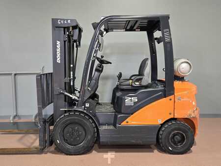 Carretilla elevadora GLP 2018  Doosan G25N-7 (1)