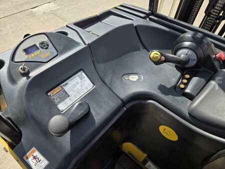 Reach Trucks 2019  Yale ESC030AD (11)