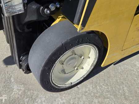 Reach Trucks 2019  Yale ESC030AD (9)