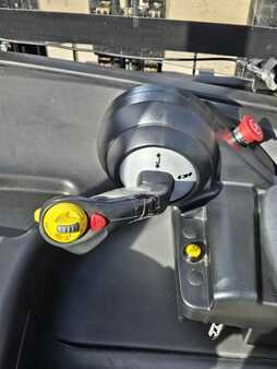 Reach Trucks 2019  Yale NDR035EB (13)