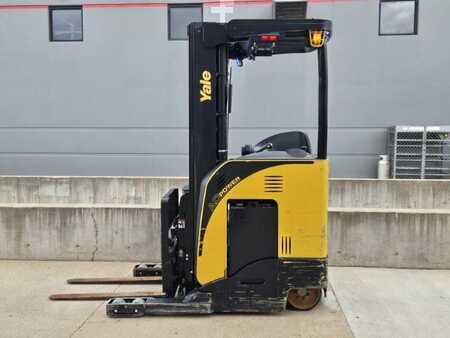 Reach Trucks 2021  Yale NR045EB (1)